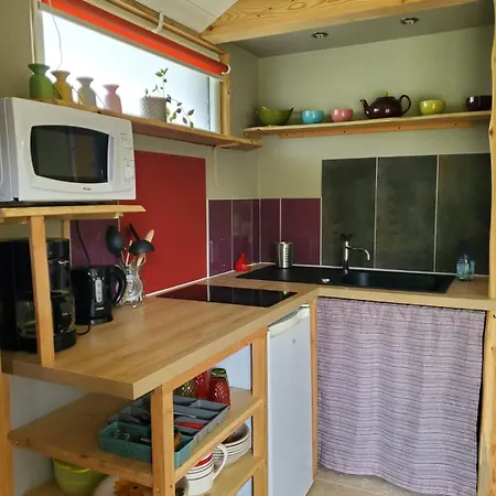 Le Merle Moqueur, Maisonnette En Bois, Les Kabanes En Kreiz Breizh