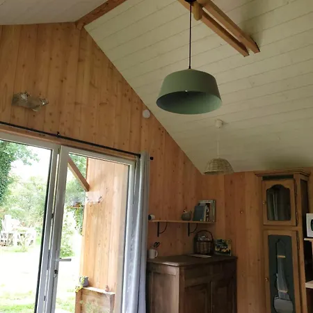 Le Merle Moqueur, Maisonnette En Bois, Les Kabanes En Kreiz Breizh