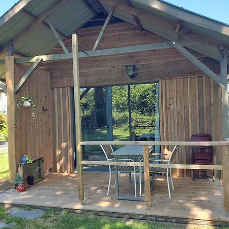 Séjour à la campagne Le Merle Moqueur, Maisonnette En Bois, Les Kabanes En Kreiz Breizh